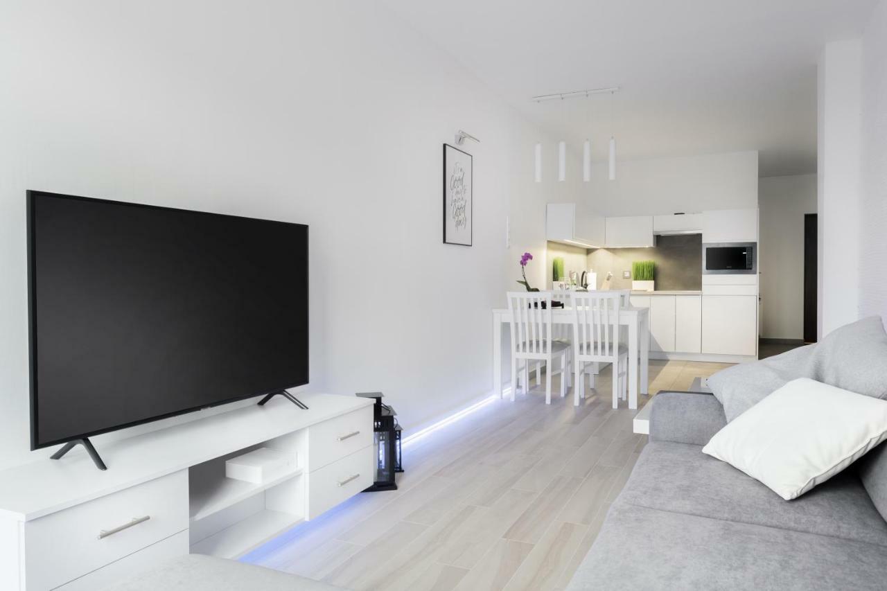 Akuratny Apartment